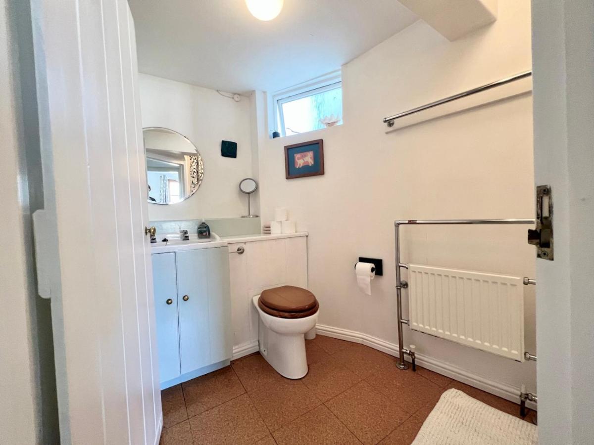 Pass The Keys 64 Church Street Characterful 2-Bed Cottage In The Heart Of Town Kingsbridge  Exterior foto